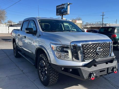 Used 2018 Nissan Titan PRO-4X image 3