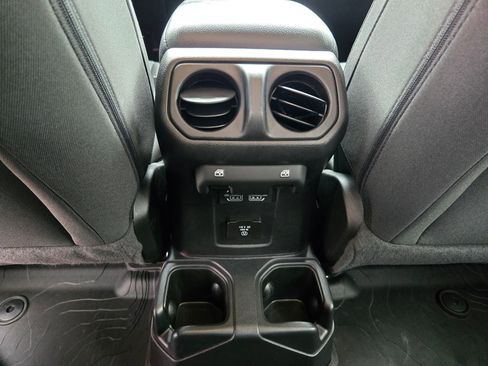 Used 2021 Jeep Gladiator Sport AWD/4WD image 35