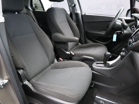 Used 2021 Chevrolet Trax LS w/ Tint and Cruise Package FWD image 43