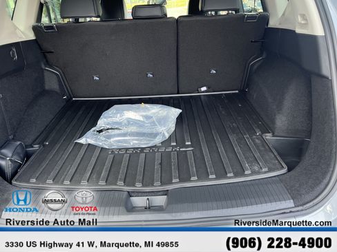 Used 2025 Nissan Rogue SV AWD/4WD image 8