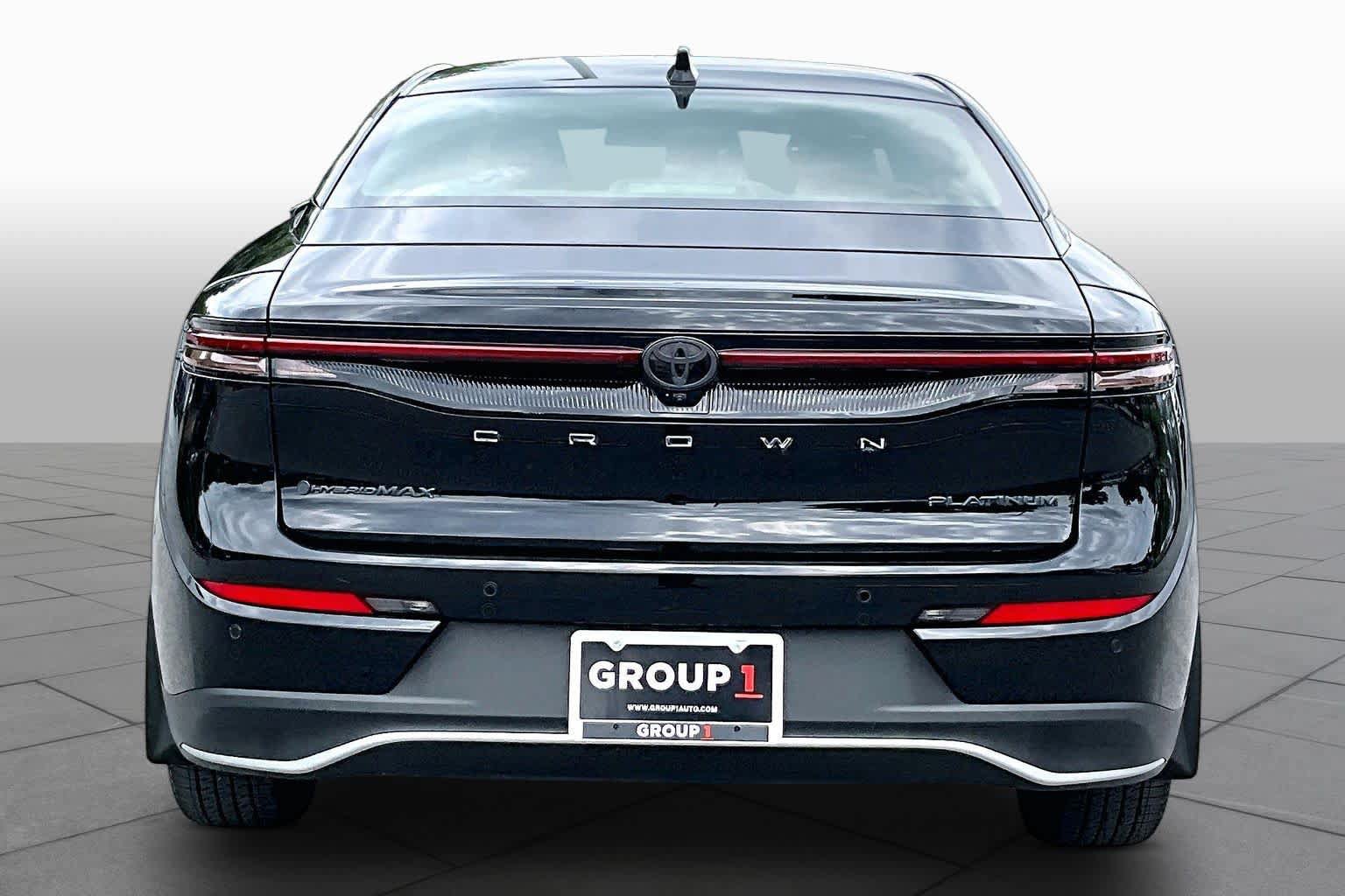 Used 2024 Toyota Crown Platinum AWD/4WD image 5
