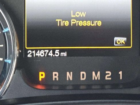 Used 2011 Ford F150 XLT w/ XLT Chrome Pkg image 8