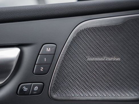 New 2026 Volvo XC60 B5 Ultra w/ Protection Package Premier image 39