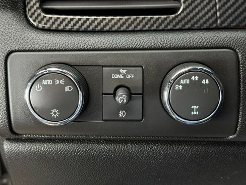 Used 2009 Chevrolet Avalanche LTZ AWD/4WD image 31