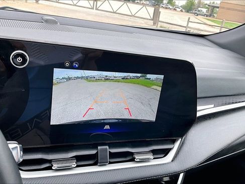 Used 2025 Chevrolet Equinox LT FWD image 19