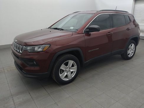 Used 2022 Jeep Compass Latitude w/ Convenience Group AWD/4WD image 2