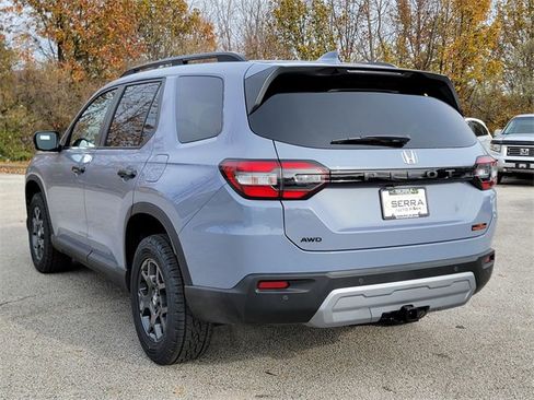 New 2025 Honda Pilot TrailSport image 4