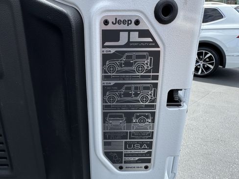 Used 2025 Jeep Wrangler Sahara w/ Safety Group image 42