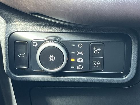 Used 2025 Ford Explorer Platinum image 14