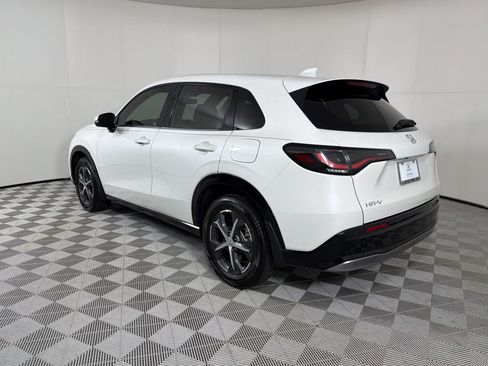 Certified 2024 Honda HR-V EX-L image 3