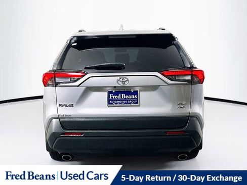 Used 2019 Toyota RAV4 XLE Premium image 6