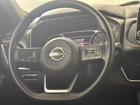 Used 2024 Nissan Rogue SV AWD/4WD image 14