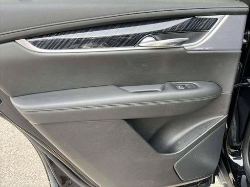 Used 2023 Cadillac XT6 Premium Luxury w/ LPO, Floor Liner Package AWD/4WD image 12