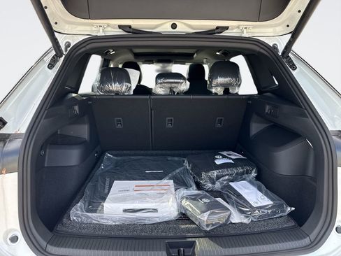 New 2026 Volkswagen Tiguan SE R-Line FWD image 19
