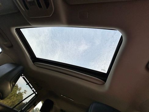 Used 2020 Toyota Highlander XLE FWD image 31