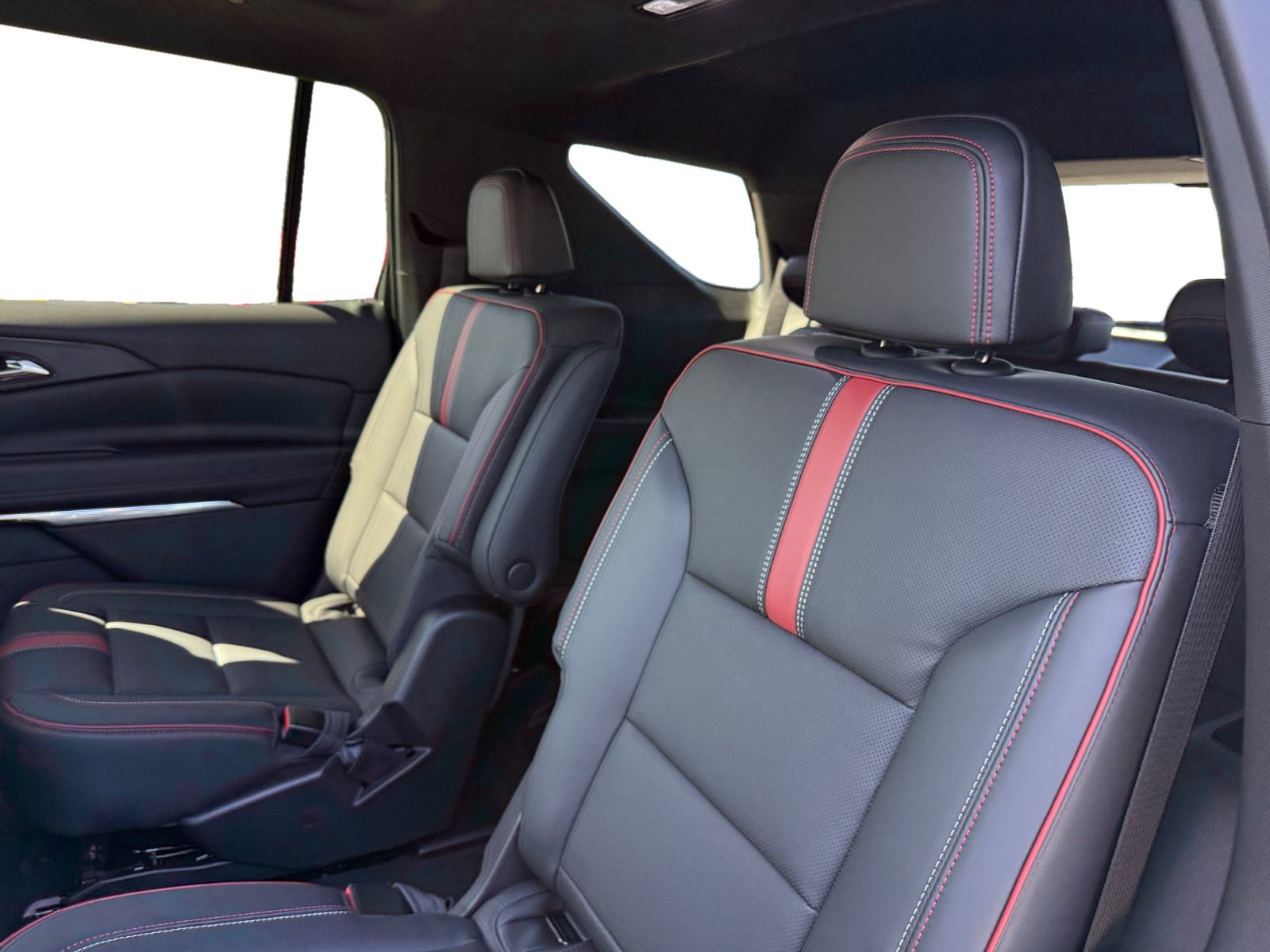 New 2027 Chevrolet Traverse RS AWD/4WD image 16