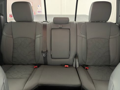 Certified 2022 Volkswagen Tiguan SE w/ Panoramic Sunroof Package image 31