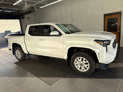 New 2025 Toyota Tacoma SR5
