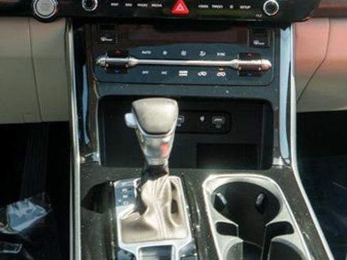 Used 2024 Kia Carnival SX Prestige FWD image 25