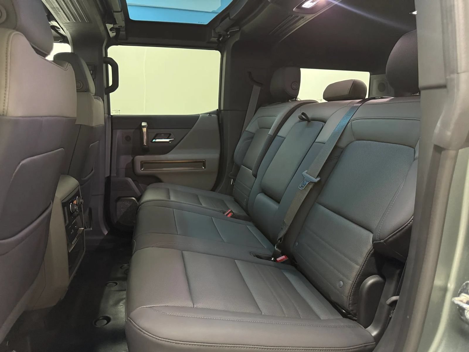 Used 2024 GMC Hummer EV 3X w/ Extreme Off-Road Package AWD/4WD image 18