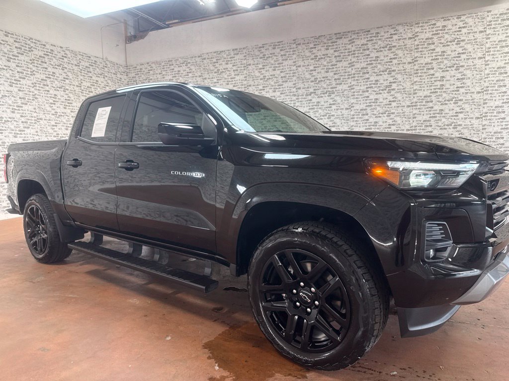 Used 2025 Chevrolet Colorado Z71 w/ Z71 Convenience Package 2 AWD/4WD image 1