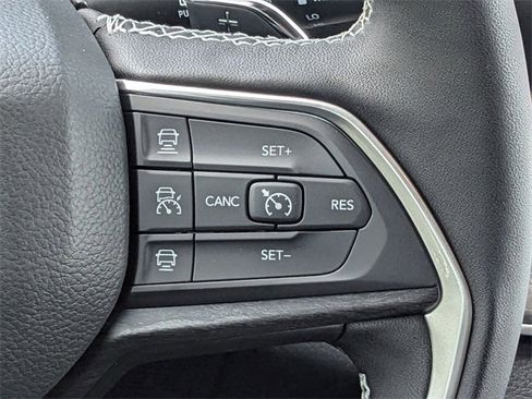 New 2025 Jeep Grand Cherokee L Limited image 18