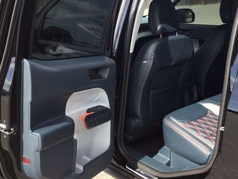 Used 2024 Ford Maverick XLT image 13