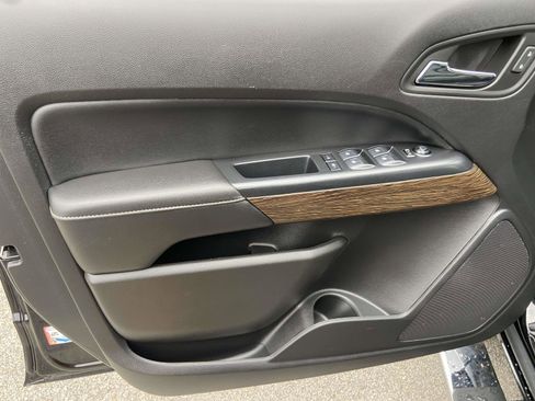 Used 2020 GMC Canyon Denali image 6