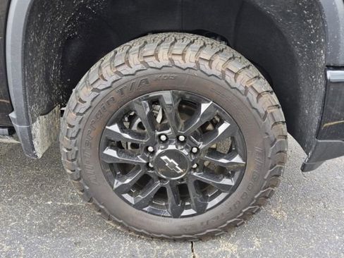 Used 2025 Chevrolet Silverado 2500 LTZ w/ Trail Boss Package AWD/4WD image 6
