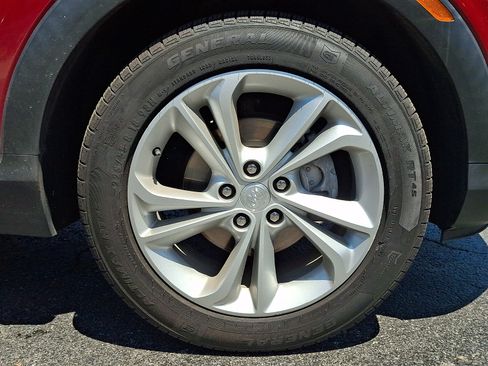 Used 2020 Buick Encore GX Preferred w/ Cold Weather Comfort Package FWD image 8