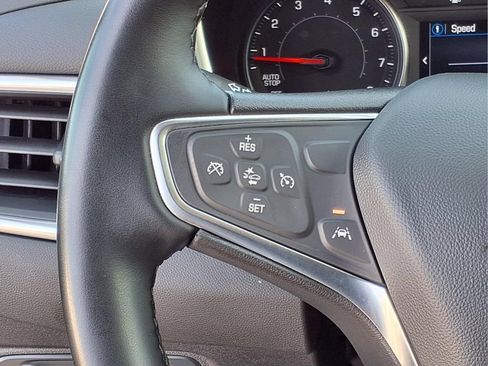 Used 2024 Chevrolet Equinox LT FWD image 16