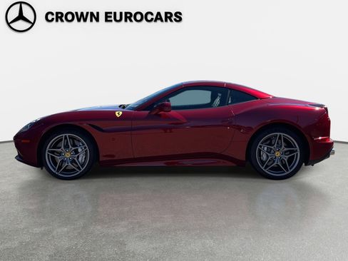 Used 2015 Ferrari California T image 3