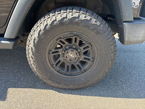 Used 2016 Jeep Wrangler Unlimited Sport w/ Quick Order Package 24S AWD/4WD image 11