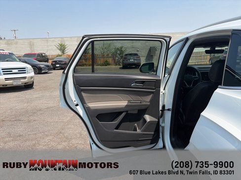 Used 2022 Volkswagen Atlas Cross Sport SE AWD/4WD image 23