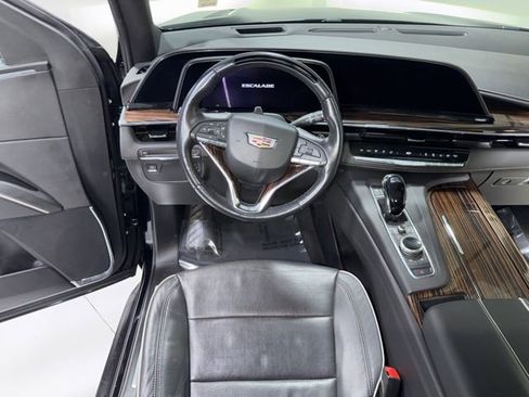 Used 2023 Cadillac Escalade ESV Premium Luxury image 18