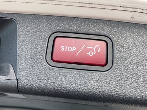 Used 2015 Mercedes-Benz GLK 350 2WD image 29