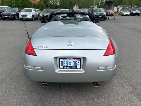 Used 2005 Nissan 350Z Touring image 9