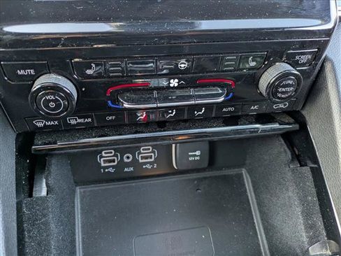 Used 2022 Jeep Grand Cherokee L Laredo w/ Luxury Tech Group I image 13