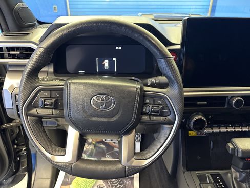 Used 2024 Toyota Tacoma TRD Sport w/ TRD Sport Premium Package AWD/4WD image 15