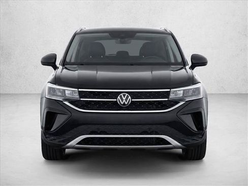 Used 2022 Volkswagen Taos SE w/ IQ.Drive SE Package FWD image 2