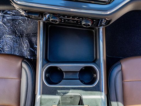 Used 2024 Chevrolet Silverado 3500 High Country w/ High Country Premium Package image 28