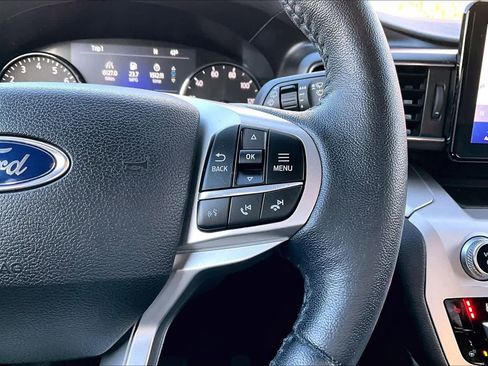 Used 2021 Ford Explorer XLT w/ Equipment Group 202A image 25