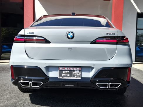 Used 2024 BMW 760i xDrive w/ Executive Package image 8