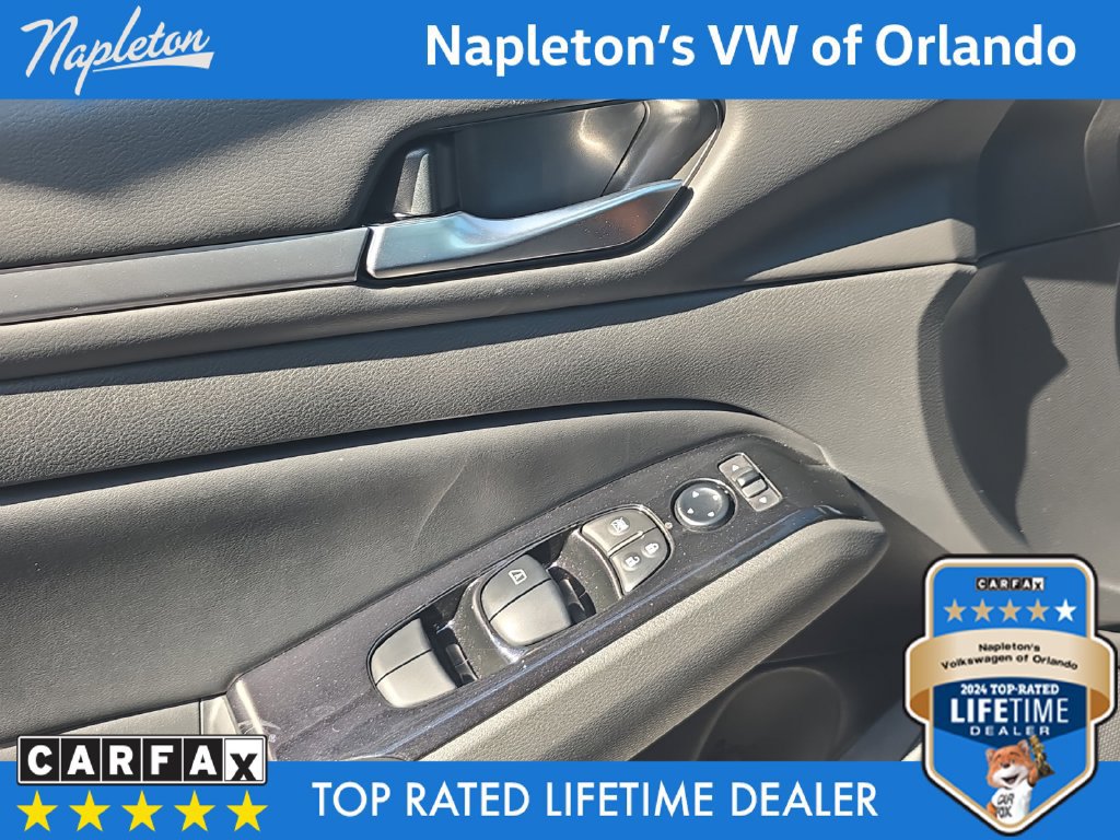 Used 2024 Nissan Altima 2.5 SR w/ SR Premium Package FWD image 25