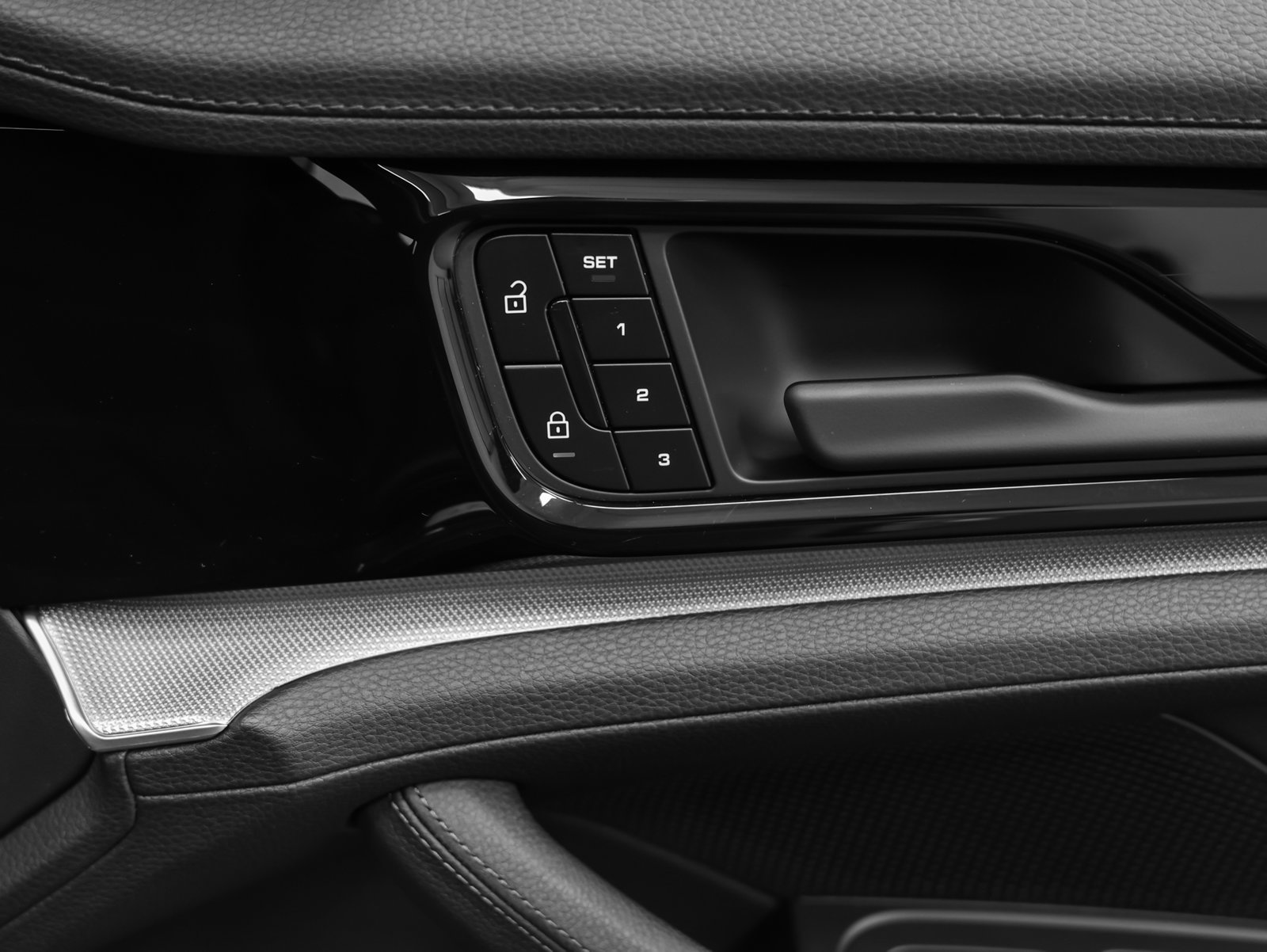 Certified 2025 Porsche Panamera 4 AWD/4WD image 20