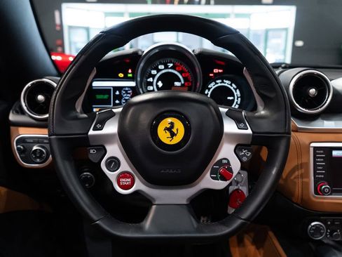 Certified 2017 Ferrari California T RWD image 5