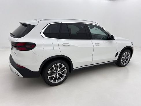 Used 2026 BMW X5 xDrive50e w/ Premium Package AWD/4WD image 4