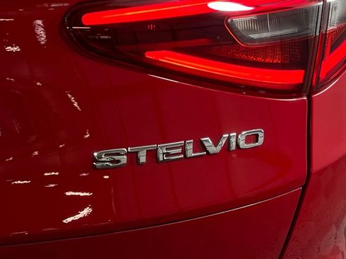 Used 2023 Alfa Romeo Stelvio Sprint image 13
