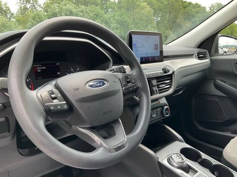 Certified 2022 Ford Escape SE AWD/4WD image 16
