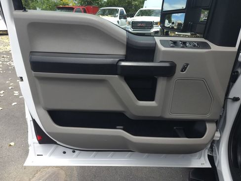 Used 2020 Ford F550 4x4 SuperCab Super Duty image 12